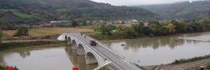 Podul din România care se termină în câmpul de porumb. Cum s-a ajuns în această situație