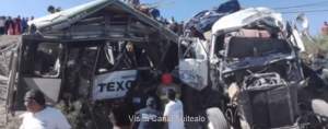 VIDEO & FOTO / Accident mortal și carnagiu pe șosea, după ce un autocar s-a ciocnit cu un camion. Sunt zeci de morți și răniți!