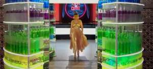 Gina Pistol, apariție de zeiță la Chefi la Cuțite. Prezentatoarea a ales să îmbrace o ”ținută de aur” / VIDEO