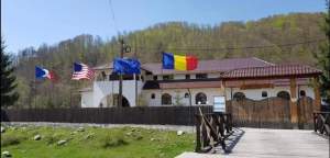 Locul din România unde găsești Conacul Sfânta Elena al Monicăi Anghel. Imaginile sunt de vis! Cu cât închiriază vedeta o cameră pe noapte