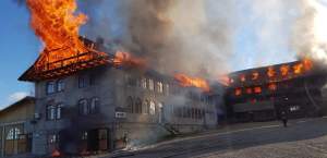 FOTO&VIDEO / Incendiu de proporții la Mănăstirea Roșiori din Suceava, în această dimineață