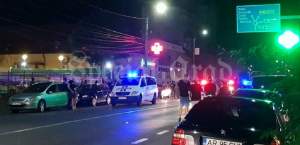 Focuri de armă în centrul Aradului! Un șofer a fost urmărit de Poliție până a intrat într-un stâlp! / FOTO
