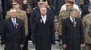 Klaus Iohannis a ajuns la parada de Ziua Națională a României. Președintele României a decalat programul recepției de 1 Decembrie pentru a pleca în Dubai / FOTO