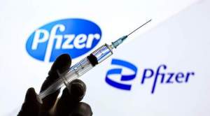 O nouă tranșă de vaccin Pfizer ajunge mâine în România. Peste 750.000 de doze vor fi distribuite în centrele din țară