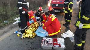 Accident şocant în Bucureşti. Un şofer a murit după ce s-a izbit cu maşina de un copac. Imagini teribile de la faţa locului