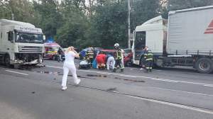 Accident grav în Timișoara. Un medic cardiolog a murit în fața spitalului, după ce mașina în care se afla a fost lovită de o șoferiță, iar mai apoi de două TIR-uri