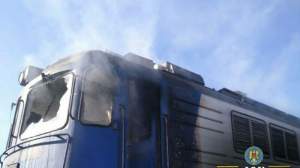 Incendiu de proporții în Dâmbovița! Locomotiva unui tren încărcat cu pasageri a luat foc / FOTO