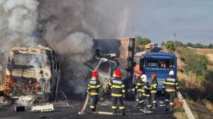 Care a fost cauza accidentului din Teleorman. Un microbuz și un autocar au fost distruse de un TIR. Au fost confirmate cinci victime / FOTO