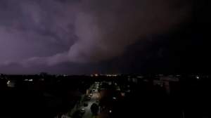 Fenomen uimitor pe cer în România! Cum arată fulgerele mov și în ce loc au apărut / FOTO