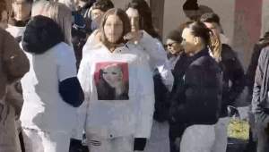 Fetele din Lupeni au fost înmormântate! Ce gest emoționant au făcut colegii când le-au condus pe ultimul drum / FOTO