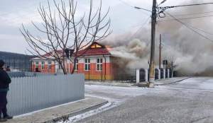 Incendiu violent la o școală din Vaslui! Flăcările au pornit de la centrala termică