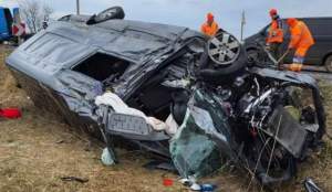 Accident grav în Ungaria! Un şofer a murit, după ce două microbuze românești s-au ciocnit / FOTO