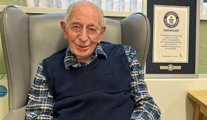 Cel mai bătrân om din lume, secretul pentru longevitate. Are 111 ani și locuiește în Marea Britanie
