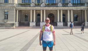 Cine e românul care a alergat de la București la München, în cinstea primului meci al României. Daniel Horhogea are 40 de ani: „Nu e competiție, e o călătorie” / FOTO