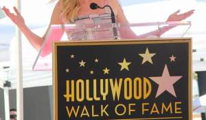 O nouă vedetă a primit o stea pe Hollywood Walk of Fame! Superba actriță are numai 37 de ani