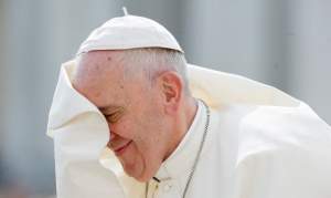 Papa Francisc s-a vaccinat împotriva COVID-19! Îi vor urma exemplul și alți locuitori și angajați de la Vatican