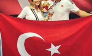 Doliu în lumea sportului!  Un jucător a fost găsit mort alături de copil și soția însărcinată după cutremurul din Turcia