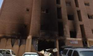 Peste 41 de persoane şi-au pierdut viaţa, după un incendiu devastator. A ars un bloc de locuinţe / FOTO