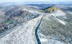 Se deschide un nou drum spectaculos în România! Transapuseana, ajunge la peste 1.000 de metri altitudine. Cum arată și când va fi inaugurat / FOTO