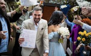 Oana Moșneagu și Vlad Gherman, felicitați de Cristina Ciobănașu, după ce s-au căsătorit civil. Urarea pe care le-a transmis-o actrița în cea mai importantă zi / FOTO