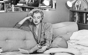 FOTO & VIDEO / Ea este Marilyn Monroe a zilelor noastre! Noua transformare de look a "reginei cosmeticelor"