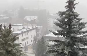 Orașul din Europa unde a nins în plină vară! Zilele trecute au fost înregistrate 30 de grade. Stratul de zăpadă măsoară 5 cm / FOTO
