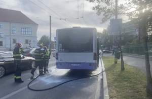 Caz neașteptat în Timișoara, în urmă cu puțin timp! Un incendiu puternic a izbucnit într-un autobuz. Aproximativ 40 de călători s-au autoevacuat