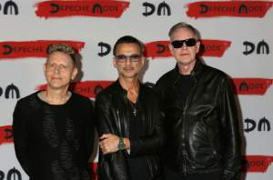 VIDEO / Solistul trupei Depeche Mode, internat de urgenţă în Belarus! Cum se simte Dave Gahan, după ce a fost anulat un concert