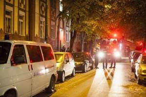 Incendiu în Capitală! Mai multe victime au fost transportate la spital