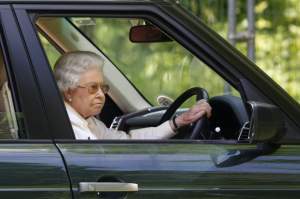 Ea este singura femeie din lume care are voie să conducă mașina fără permis