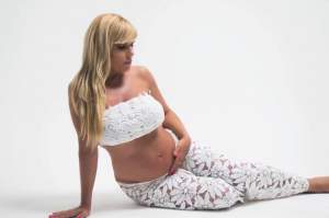FOTO / Iubitul Elenei Udrea, nerăbdător să devină tătic! Adrian Alexandrov a publicat imagini emoționante cu iubita lui însărcinată