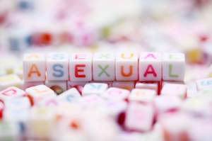 Ce înseamnă asexual. Cum sunt relațiile persoanelor asexuale