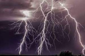 Alertă ANM! Meteorologii au emis cod galben și portocaliu de furtuni puternice pentru mai multe județe din țară