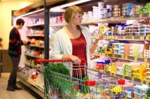 Supermarketurile din România ar putea să se închidă în zilele de duminică și mutate în afara orașelor. Propunerea este discutată în Parlament