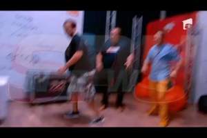 O trupă "cu greutate" a reuşit să dea pe spate, la propriu, echipa "X Factor"! / VIDEO
