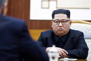 Imagini șocante cu Kim Jong-un! Televiziunea nord-coreeană a arătat scăderea în greutate dramatică a liderului / FOTO
