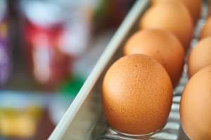 Cât rezista ouăle de la Paște, în frigider. Cum îți dai seama dacă mai pot fi consumate