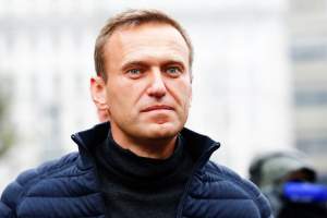 Trupul neînsuflețit al lui Alexei Navalnîi, scos noaptea din închisoarea în care a murit. Imaginile au făcut înconjurul lumii / FOTO