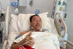 Arnold Schwarzenegger, din nou pe masa de operație! Starul a suferit o intervenție chirurgicală în urma căreia i-a fost implantat un stimulator cardiac