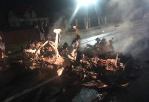 Maşină arsă complet pe DN1B! Sunt şase victime, iar una dintre ele a murit