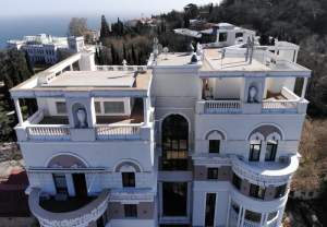 Cum arată apartamentul de 800.000 de dolari din Crimeea al lui Volodimir Zelenski. Rușii vor să confiște imobilul președintelui ucrainean / FOTO