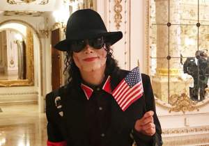 FOTO / Imagini șocante la mormântul lui Michael Jackson! Ce a făcut o fană te va lăsa fără grai