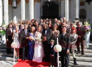 Primele imagini cu Sandra Stoicescu mireasă! Vedeta Antenei 3 s-a căsătorit religios! / VIDEO