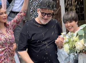 Designerul Adrian Oianu și iubita lui s-au căsătorit. Ce ținute au ales pentru marele eveniment