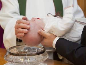 Obligațiile nașilor de botez. Ce trebuie să știi când decizi să botezi un copil