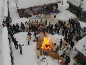 Cât costă un sejur de Crăciun în Maramureș. Cât vor plăti românii pentru sărbători tradiționale petrecute în pensiuni rustice, dar cu dotări moderne