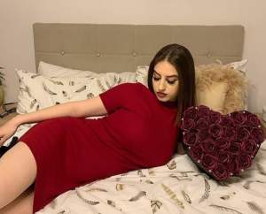 Protejata ”Reginei Maneliștilor”, cea mai nouă bombă sexy din showbiz! Iorga înnebunește toți bărbații cu trupul său! / FOTO