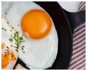 De ce se pune făină în tigaia unde prăjești ouăle. Toate gospodinele trebuie să știe secretul