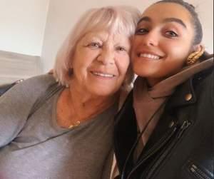 FOTO / Alexia Eram, fotografie emoţionantă cu bunica sa. Cele două au făcut senzaţie pe Internet