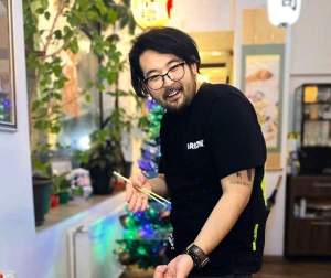Rikito Watanabe, în doliu. Asistentul de la Chefi la cuțite și-a pierdut mama la doar 51 de ani: „Te iubesc cu tot sufletul...” / FOTO